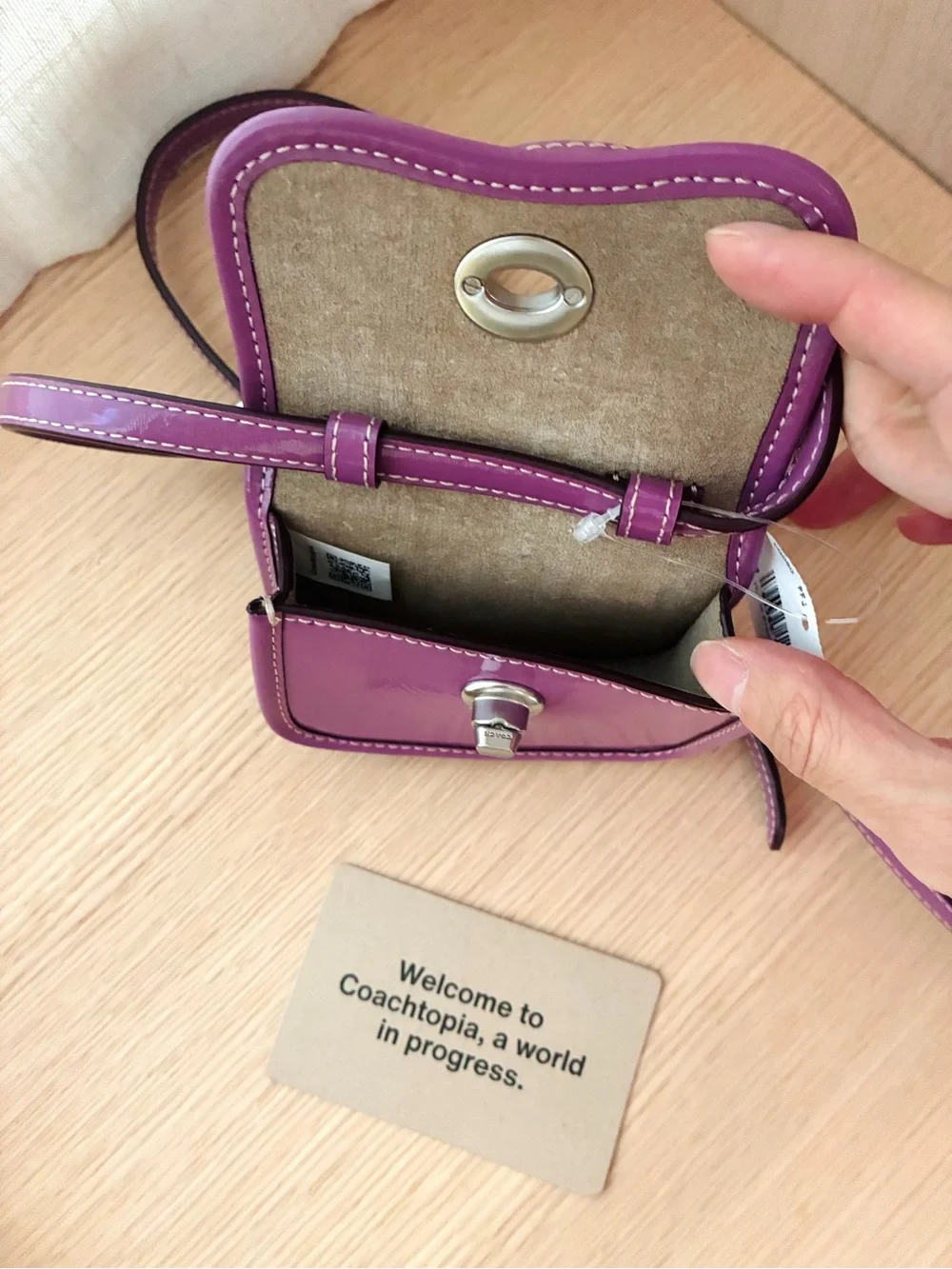 NWT🍇Coach Coachtopia Wavy Wallet In Crinkle Patent Leather CQ060 Lilc Berry